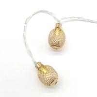 ACA Lighting "kovový ananas", 10 LED dekorační řetěz na baterie (3xAA), teplá bílá, zlatá, kov, IP20, 135 plus 30cm čirý přívodní kabel X061011256 Teplá bílá Čirá