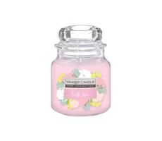 Yankee Candle Yankee Candle - Vonná svíčka WITH LOVE střední 340g 65-75 hod.